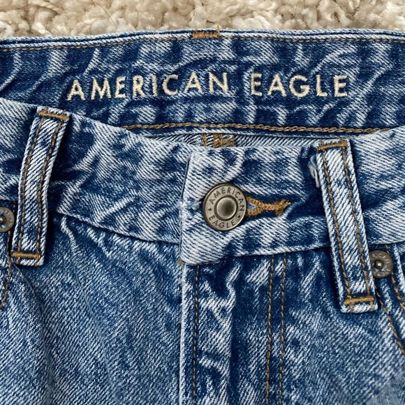 American Eagle Curvy Mom Jeans (NO STRETCH) Size 2 - Picture 3 of 6